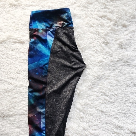 Lula Roe Karla Grey Starry Capri Leggin sz S/M - Picture 3 of 5